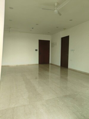 Room in 3 BHK Apartment at Lokhandwala Minerva Mahalaxmi, Mahalaxmi – for Rent