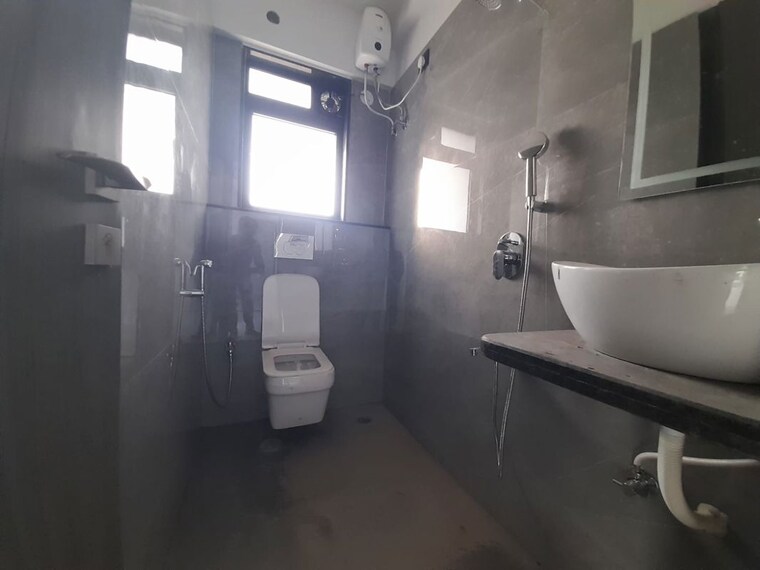 Bathroom, goregaon east 3 Bedroom 924 Sq.Ft. Apartment In Goregaon East Mumbai 10220915