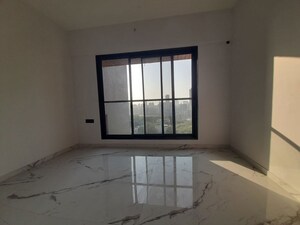 Room in 3 BHK Apartment at Goregaon East – for Rent