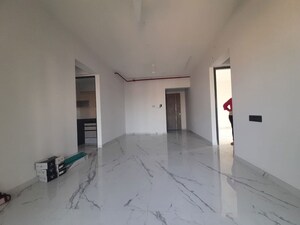 Room in 3 BHK Apartment at Goregaon East – for Rent