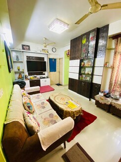 2 BHK + Extra Room Apartment For Rent in Express Zenith