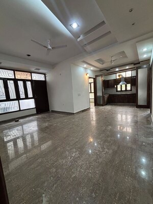 Parking in 3 BHK Apartment at Hm Grandeur, Frazer Town – for Sale