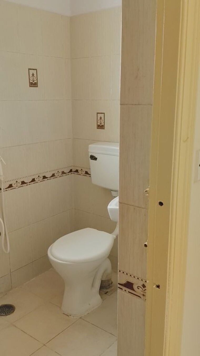 Bathroom, btm layout 3 Bedroom 1400 Sq.Ft. Builder Floor In Btm Layout Bangalore 10221063