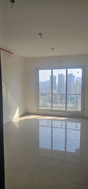 Room in 3 BHK Apartment at Rosa Manhattan, Ghodbunder Road – for Rent