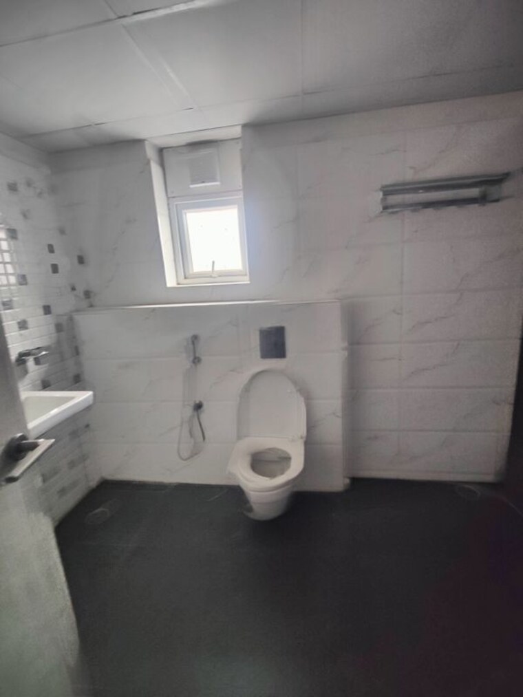 Bathroom, kakatiya-hills 4 Bedroom 3500 Sq.Ft. Apartment In Jubilee Hills Hyderabad 10221078