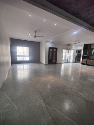 Room in 4 BHK Apartment at Kakatiya Hills, Jubilee Hills – for Rent