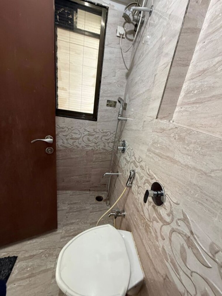 Bathroom, dgs-sheetal-dharmaraj 2 Bedroom 595 Sq.Ft. Apartment In Malad West Mumbai 10221170