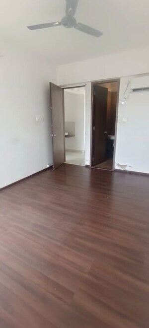 Room in 2 BHK Apartment at Warje – for Rent