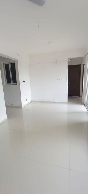 Room in 2 BHK Apartment at Warje – for Rent