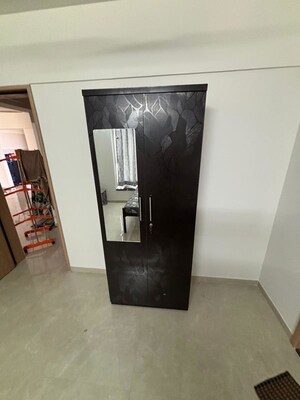 Room in 2 BHK Apartment at RGS Forte, Wakad – for Rent