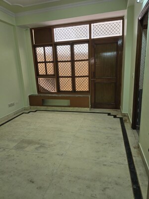 Room in 2 BHK Builder Floor at Palam Vihar – for Sale