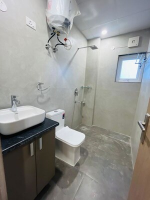 Bathroom in 1 BHK Builder Floor at Sector 52 – for Rent