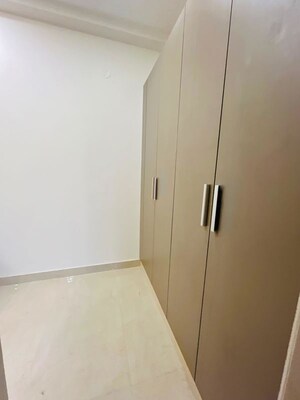 Furnished Amenities in 1 BHK Builder Floor at Sector 52 – for Rent