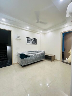 Living Room in 1 BHK Builder Floor at Sector 52 – for Rent