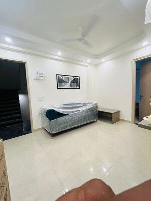 Living Room in 1 BHK Builder Floor at Sector 52 – for Rent