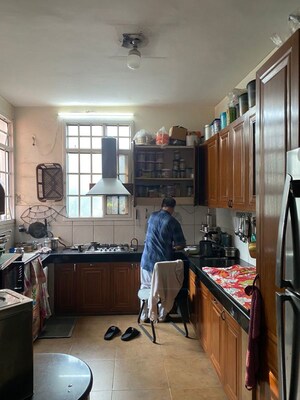 Kitchen in 5 BHK Villa at Unitech South City II, Sector 50 – for Rent