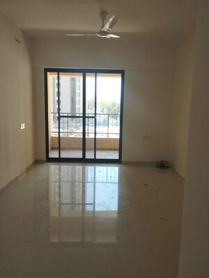Room in 2 BHK Apartment at Shapoorji Pallonji Joyville Hadapsar Annexe, Hadapsar – for Rent