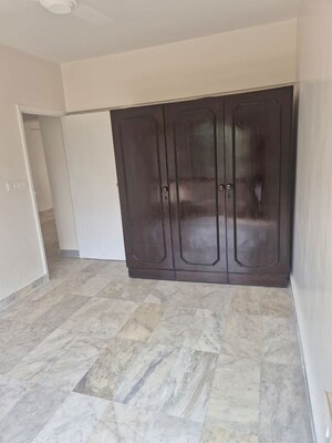 Room in 2 BHK Apartment at Karan CHS Versova, Versova – for Rent