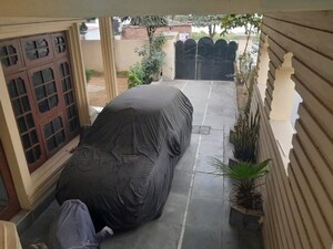 Parking in 4 BHK Independent House at Talab Tiloo – for Sale