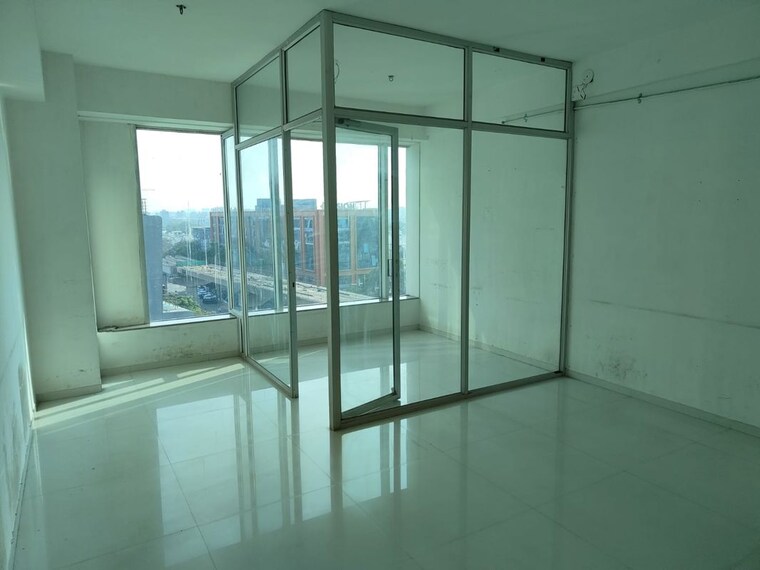 Room, adajan Commercial Office Space 310 Sq.Ft. In Adajan Surat 10221639