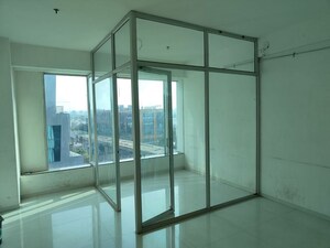  Office Space For Rent in Adajan