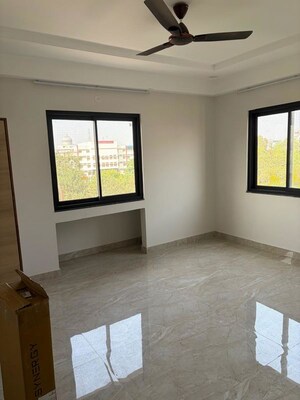 Room in 3 BHK Apartment at Okay Plus Anand, Ashok Nagar – for Rent