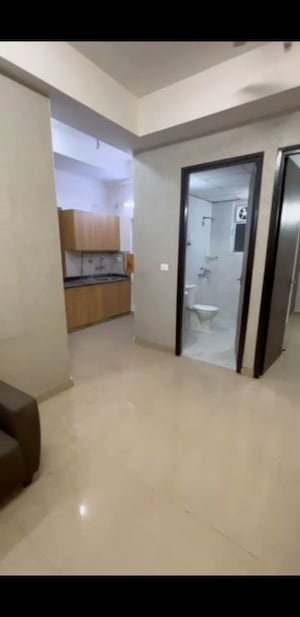 Room in 2.5 BHK Apartment at Hawelia Valenova Park, Tech Zone 4 Greater Noida – for Sale