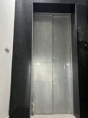 Lift in 3 BHK Builder Floor at Sector 39 – for Rent