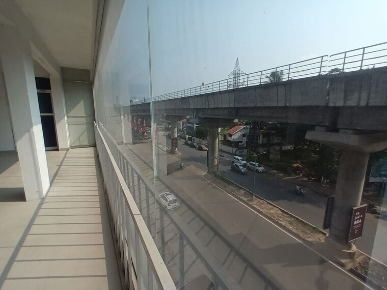 Balcony, petta Commercial Office Space 1650 Sq.Ft. In Petta Kochi 10221665