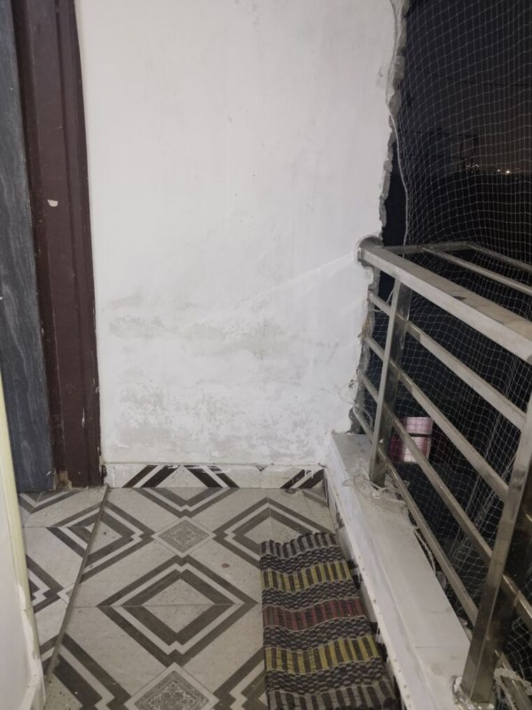 Balcony, panchsheel vihar 1 Bedroom 500 Sq.Ft. Apartment In Panchsheel Vihar Delhi 10221678