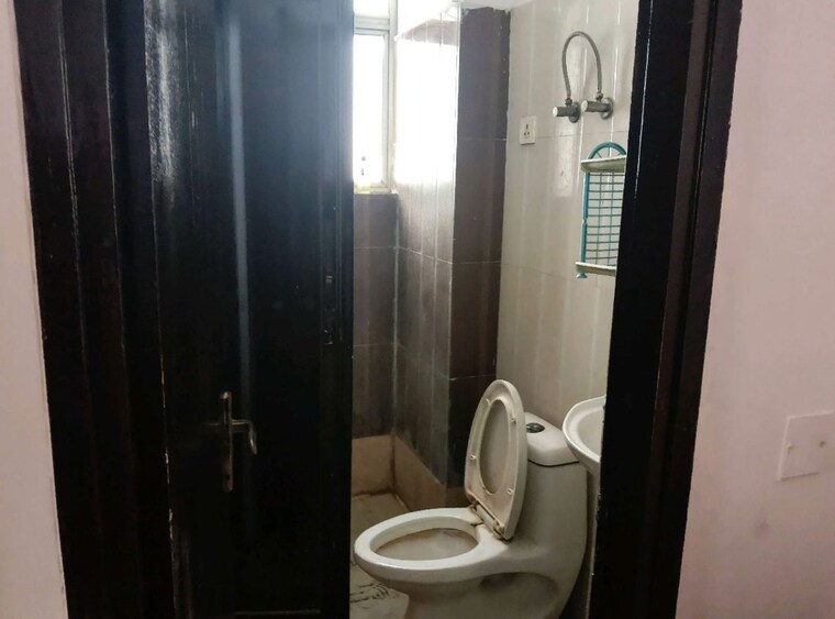 Bathroom, avj-heights 1 Bedroom 600 Sq.Ft. Apartment In Zeta I Greater Noida Greater Noida 10221670