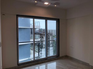 Room in 2 BHK Apartment at Platinum Tower 1, Andheri West – for Rent