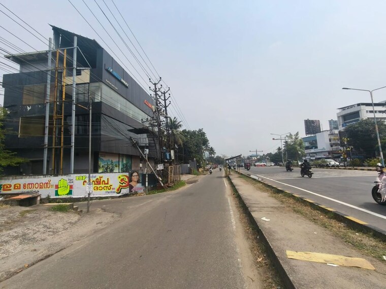 Exterior View, vyttila Commercial Showroom 5000 Sq.Ft. In Vyttila Kochi 10221699