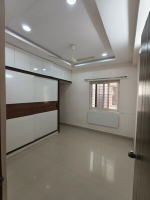 Room in 2 BHK Apartment at Vamsiram Jyothi Cosmos, Hi Tech City – for Rent