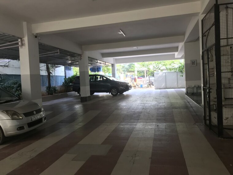  Parking, hi tech city Commercial Office Space 3650 Sq.Ft. In Hi Tech City Hyderabad 10216961