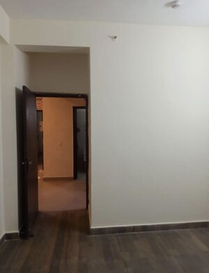 Room in 3 BHK Apartment at AVJ Heightss, Zeta I Greater Noida – for Rent