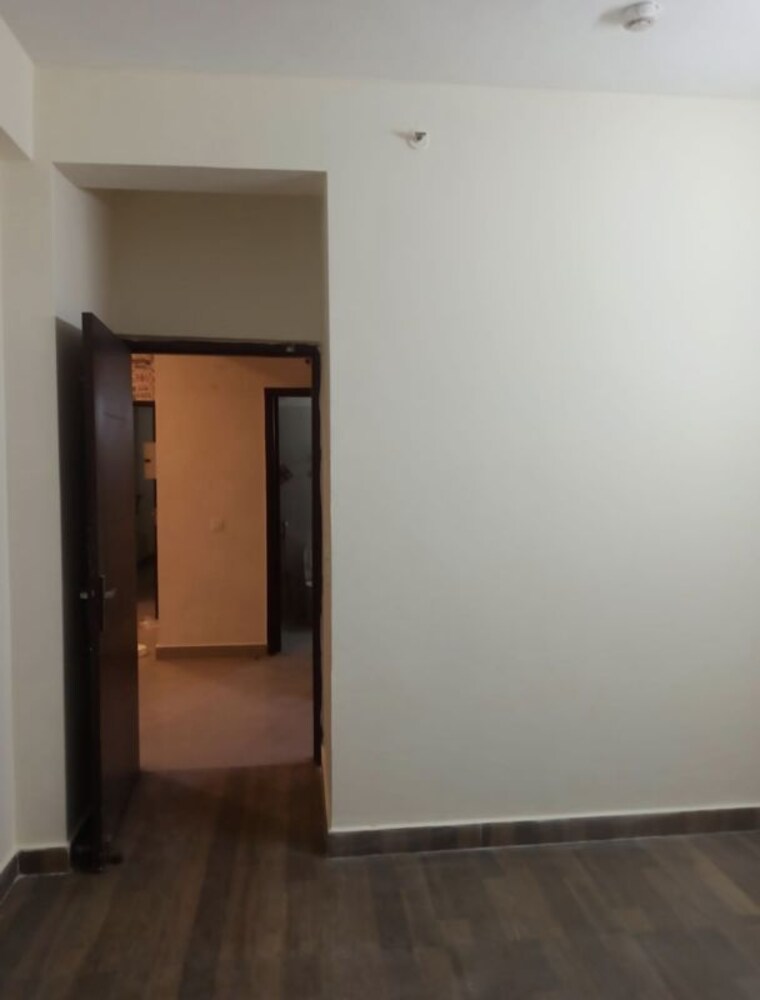 Room, avj-heights 3 Bedroom 1350 Sq.Ft. Apartment In Zeta I Greater Noida Greater Noida 10221712