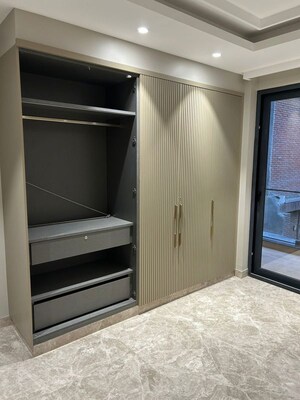 Room in 4 BHK Builder Floor at Vasant Vihar – for Sale