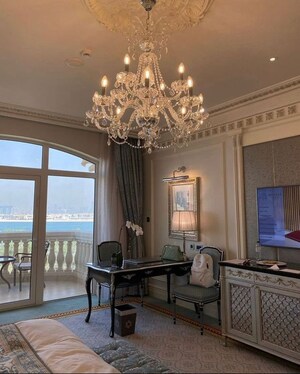 Room in 4 BHK Builder Floor at Vasant Vihar – for Sale