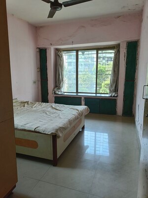 Bedroom in 1 BHK Apartment at Dahisar East – for Rent