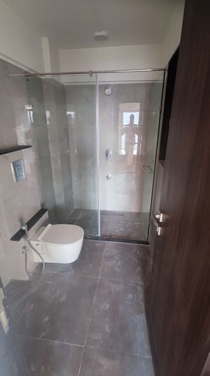 Bathroom in 2 BHK Apartment at Dhobi Talao – for Rent