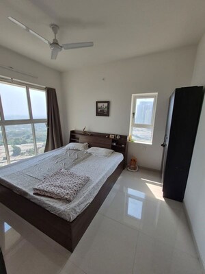 Bedroom in 2 BHK Apartment at Lodha Amara, Kolshet Road – for Rent