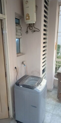 2 BHK + Pooja Room Apartment For Rent in Damodar Complex