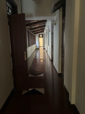 Building Lobby in 4 BHK Apartment at Lokhandwala Minerva Mahalaxmi, Mahalaxmi – for Rent