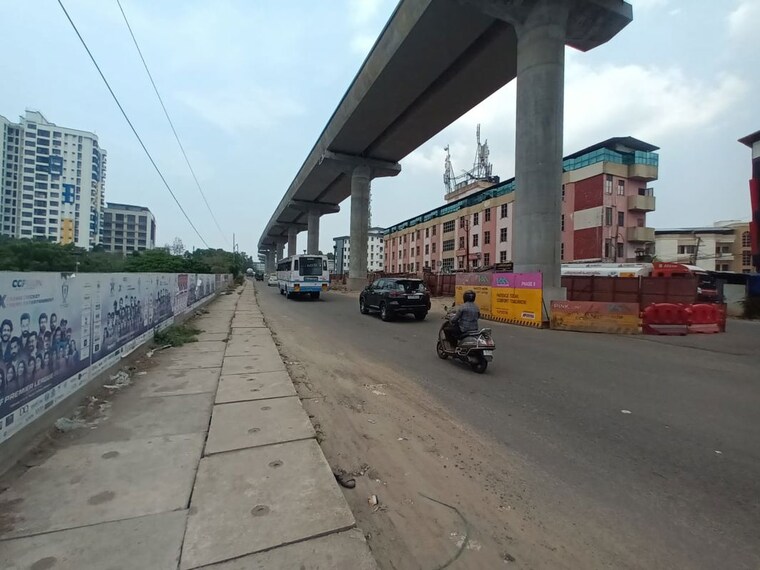 Parking, kakkanad Commercial Showroom 1200 Sq.Ft. In Kakkanad Kochi 10221791