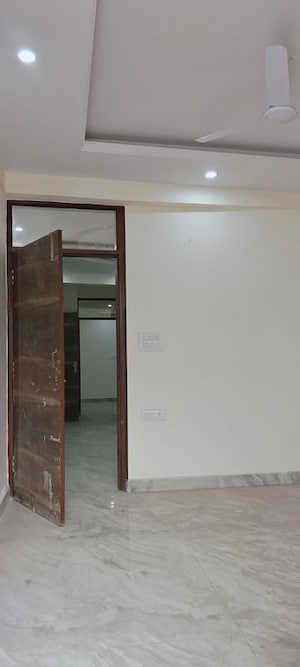 Room in 2 BHK Builder Floor at Home World II, Sector 49 – for Sale