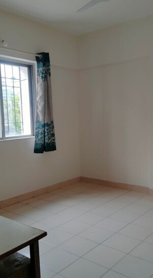 Room in 2 BHK Apartment at Motideep Apartment, Baner Bypass Highway – for Rent
