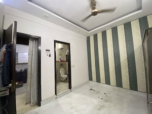 Building Lobby in 3 BHK Builder Floor at Palm Residency Chhatarpur, Chattarpur – for Rent