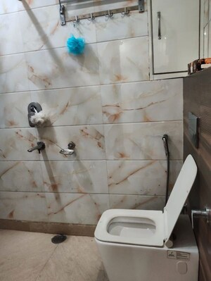 Master Bedroom in 1 BHK Builder Floor at Patel Nagar – for Rent