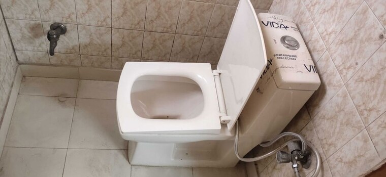 Washroom, lajpat nagar i Commercial Office Space 1000 Sq.Ft. In Lajpat Nagar I Delhi 10221910